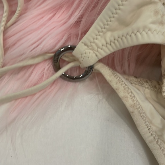 Red Cárter Strappy One Piece Swimsuit Earth - Picture 3 of 8